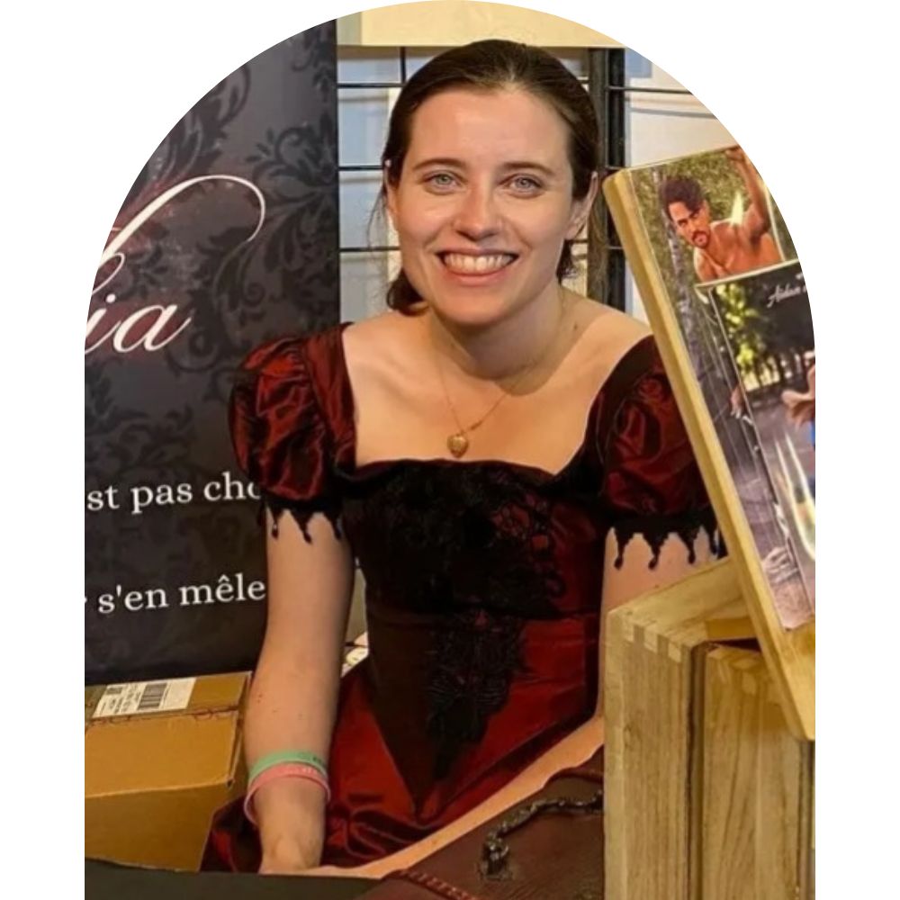 Elodie Faiderbe, autrice de dark sera l'une des deux marraines du salon !